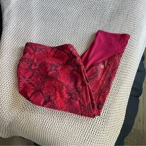 Lululemon vent it out crop leggings